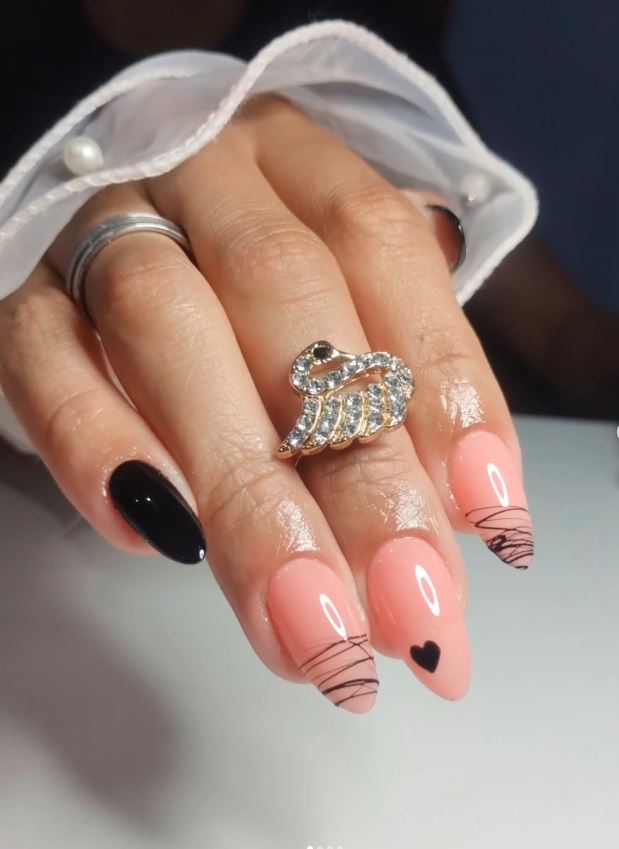 esmaltação em gel unha decorada com corações